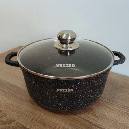 Кастрюля с крышкой Vezzer VZ8055 26 см 5.5 л черная