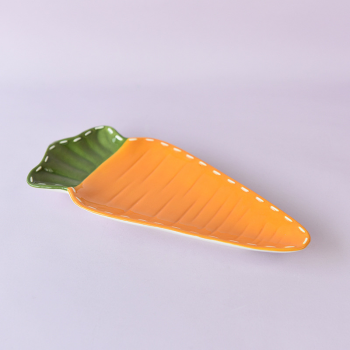 Блюдо керамическое Морковка 6797 2.6х11.4х24.3 см