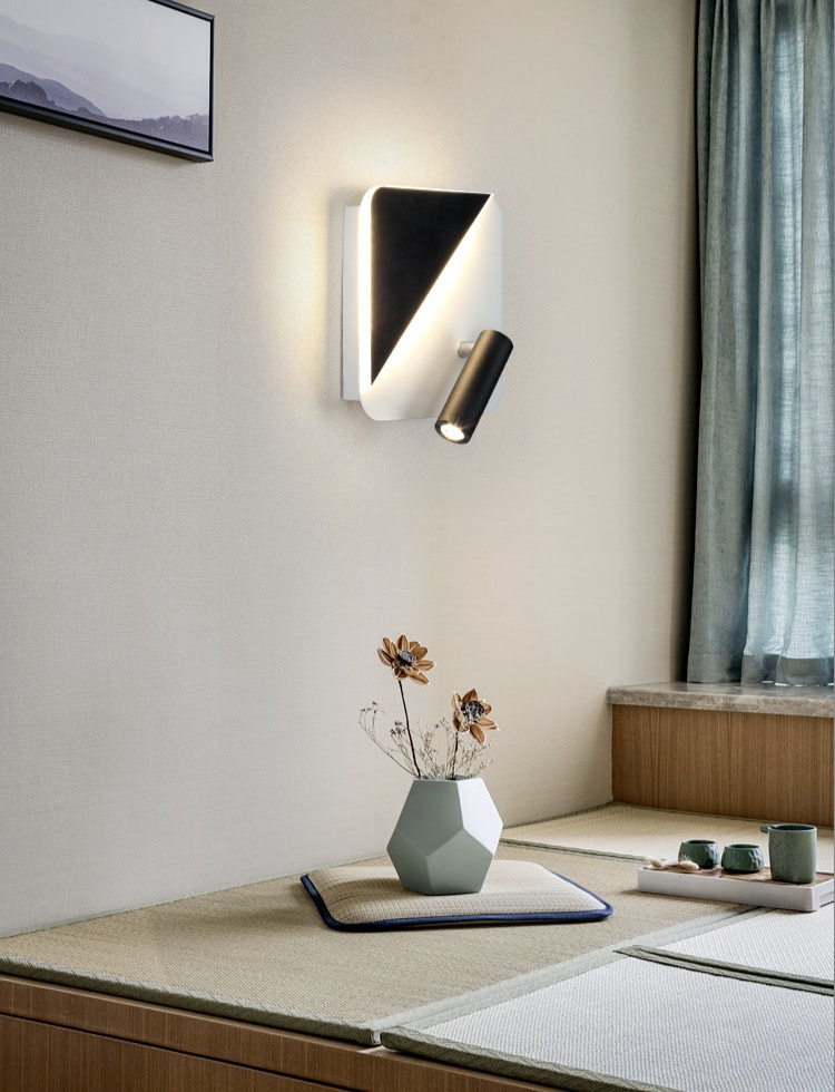 Бра LED 28119 Белый 8х18х18 см. Бра LED 28119 Белый 8х18х18 см.