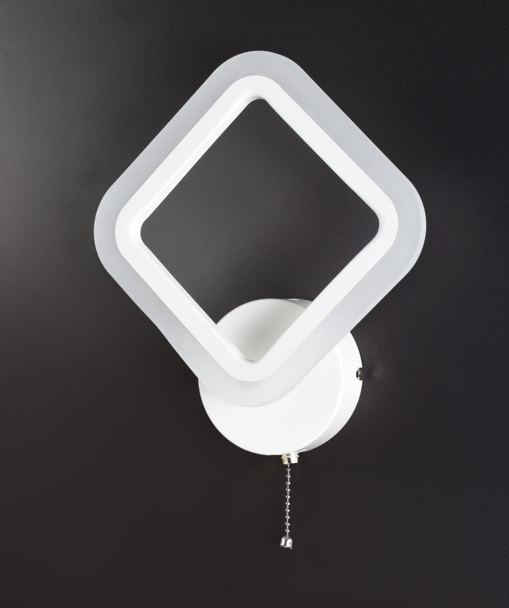 Бра LED 25847 Белый 8х22х34 см. Бра LED 25847 Белый 8х22х34 см.