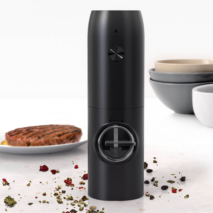 Измельчитель для перца Maestro MR-1615-BLACK 5х5.5х18 см черный