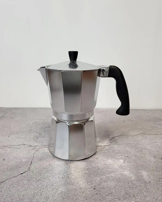 Гейзерная кофеварка Gusto Сomo GU-1000-6 300 мл 6 чашек серая
