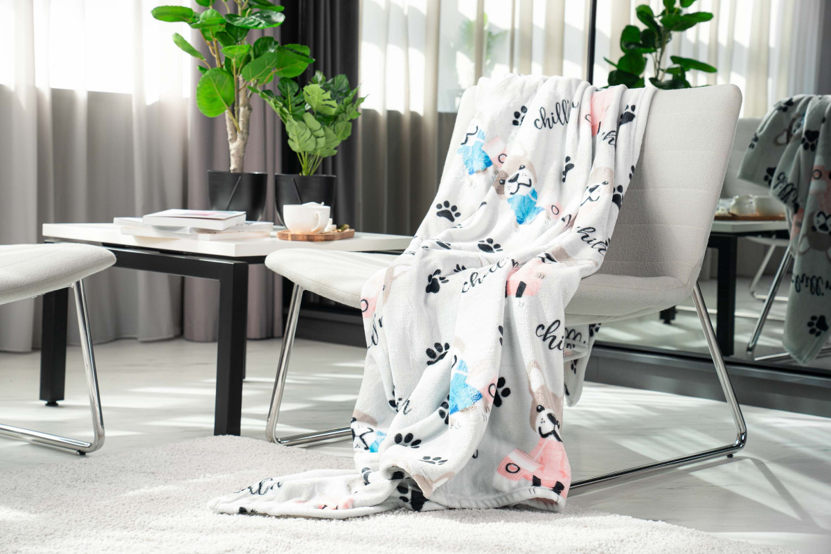 Плед Ardesto Flannel Бульдоги ART-0112-PB 160х200 см молочный