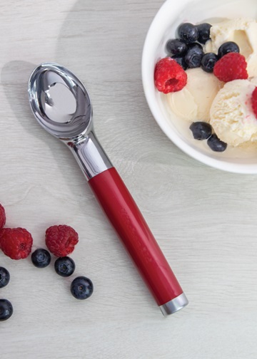 Ложка для мороженого KitchenAid Coreline KAG117OHERE 21.6 см красная