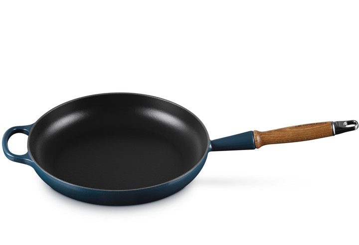 Сковорода универсальная Le Creuset Signature Wooden Handle Frying Pan 20258281290422 28 см синяя